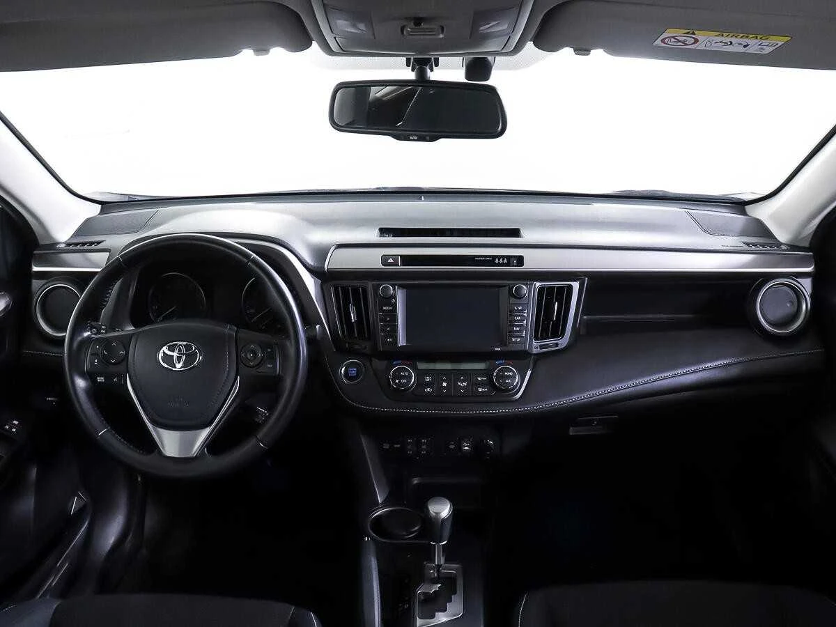 TOYOTA RAV4, Белый, 2018, Вариатор, 146 л.с., цена от 1 360 000 руб.