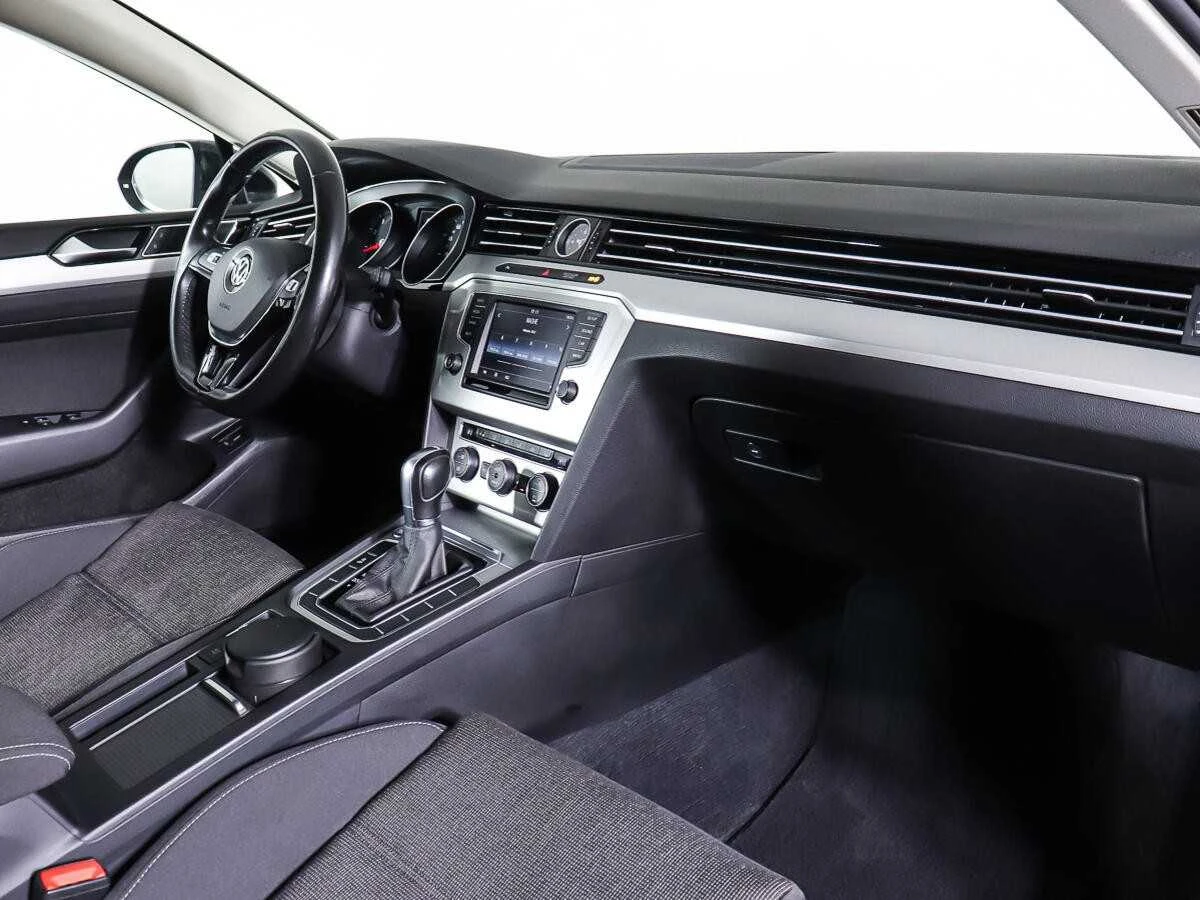 VOLKSWAGEN PASSAT, Черный, 2016, Робот, 150 л.с., цена от 1 235 200 руб.
