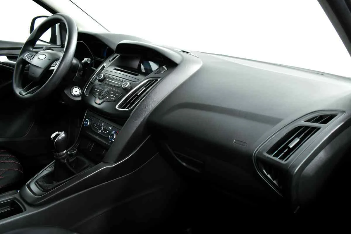 Ford Focus, Белый, 2017, Механическая, 105 л.с., цена от 597 000 руб.