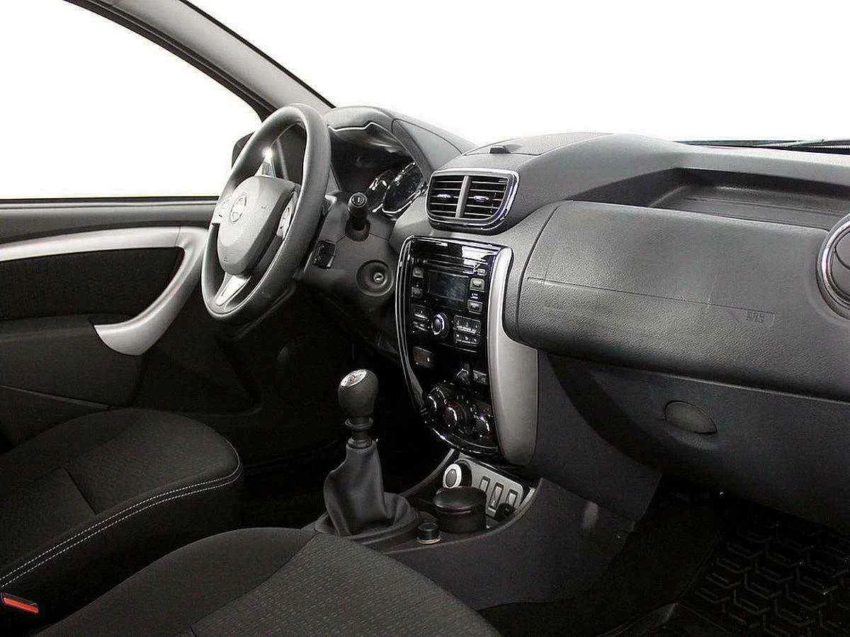 Nissan Terrano, Серебряный, 2017, Механическая, 147 л.с., цена от 811 000 руб.