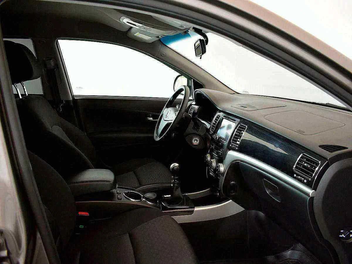 SsangYong Actyon, Бежевый, 2013, Механическая, цена от 453 000 руб.