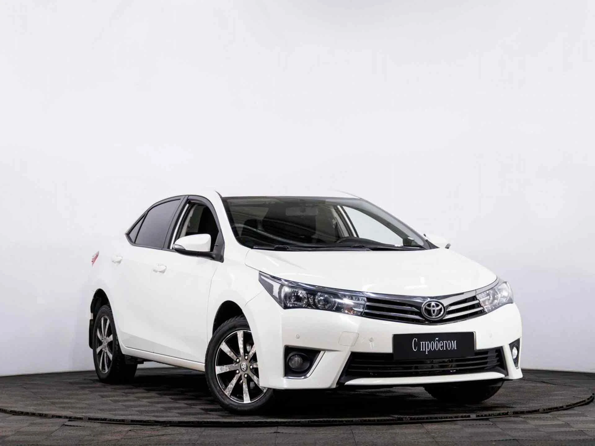 TOYOTA COROLLA, Белый, 2015, Вариатор, 122 л.с., цена от 937 600 руб.
