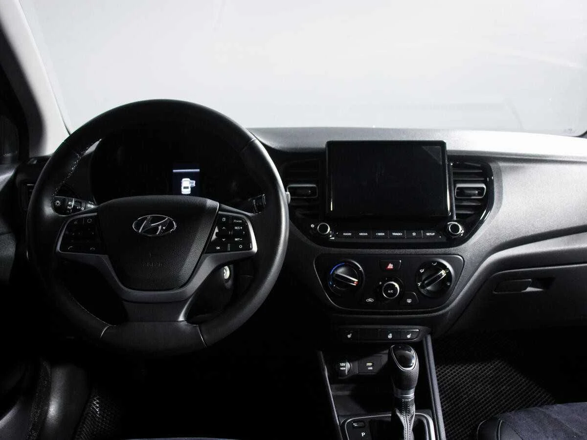 HYUNDAI SOLARIS, Серый, 2022, Автоматическая, 123 л.с., цена от 1 216 000 руб.