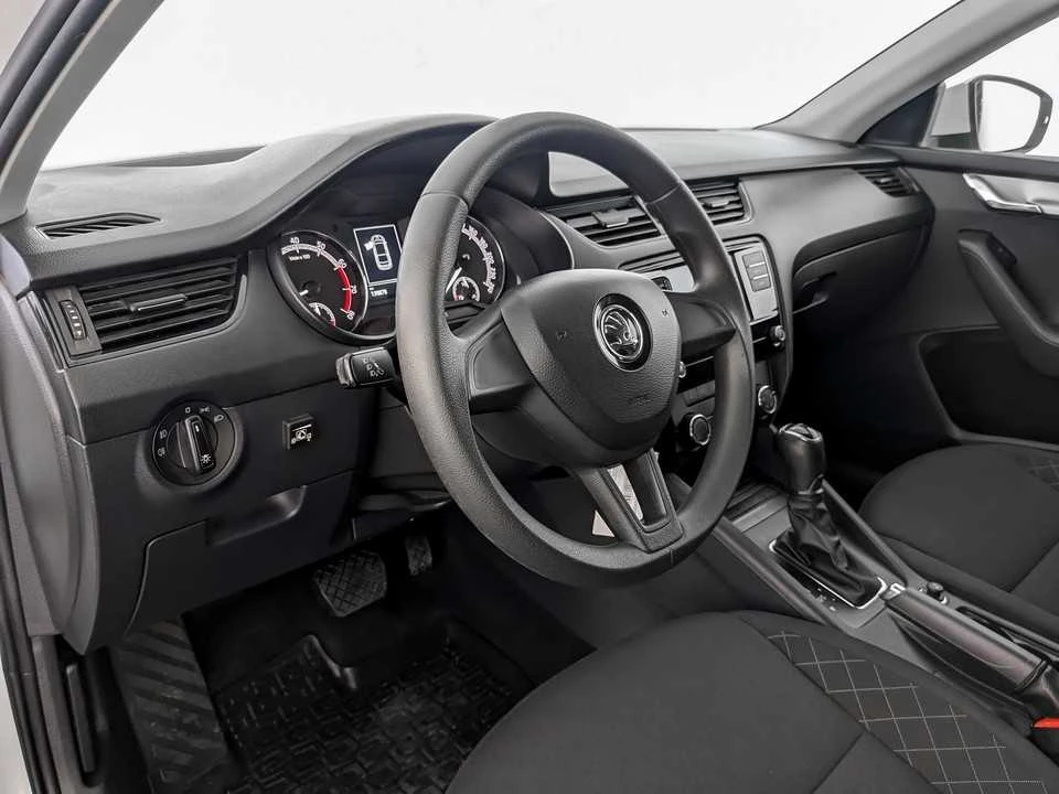 SKODA OCTAVIA, Белый, 2020, Автоматическая, 110 л.с., цена от 1 216 000 руб.