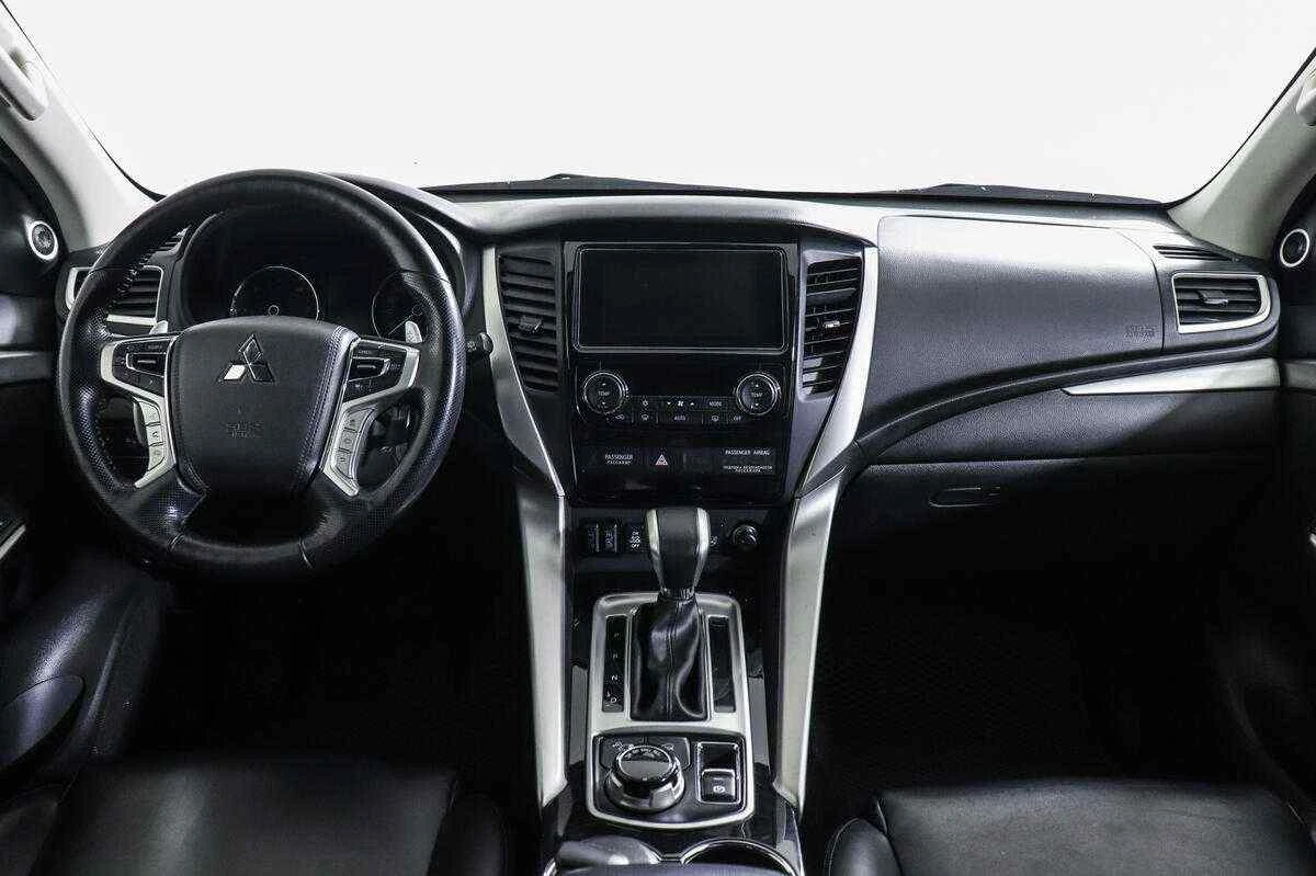 Mitsubishi Pajero Sport, Белый, 2018, Автоматическая, 181 л.с., цена от 2 399 000 руб.