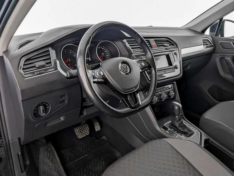 VOLKSWAGEN TIGUAN, Черный, 2017, Робот, 125 л.с., цена от 1 478 400 руб.