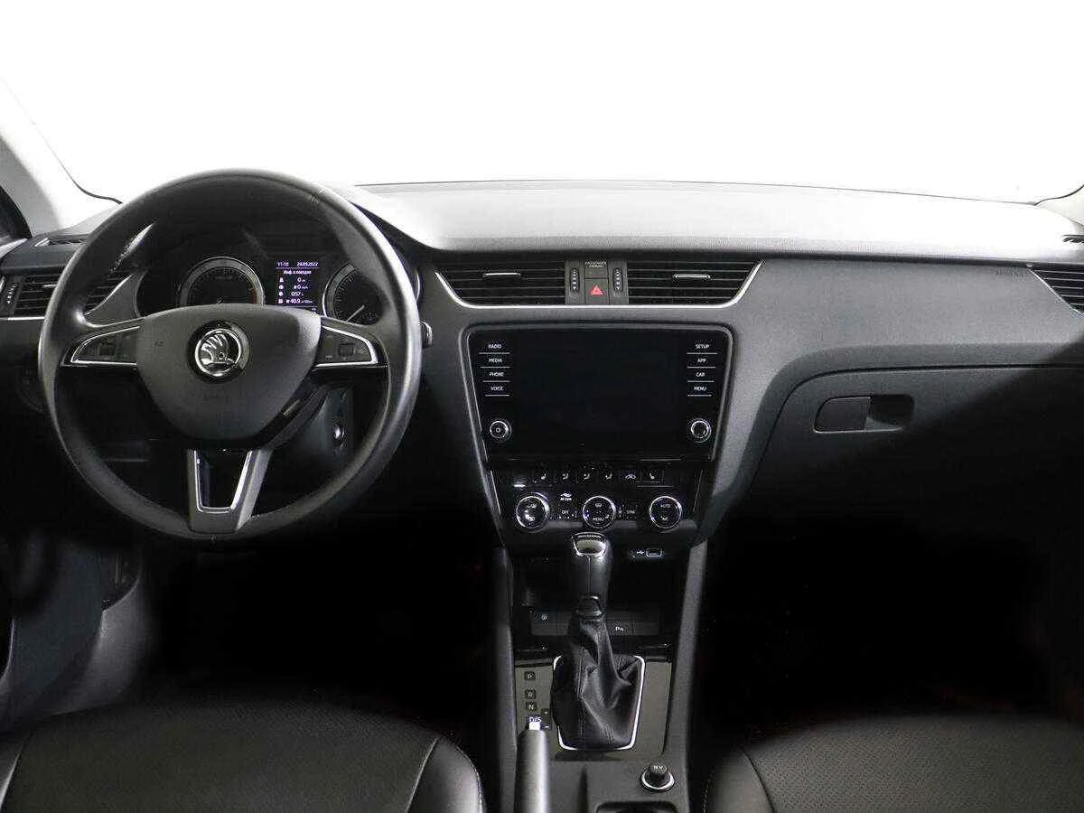 Skoda Octavia, Серый, 2018, Робот, 150 л.с., цена от 1 064 000 руб.
