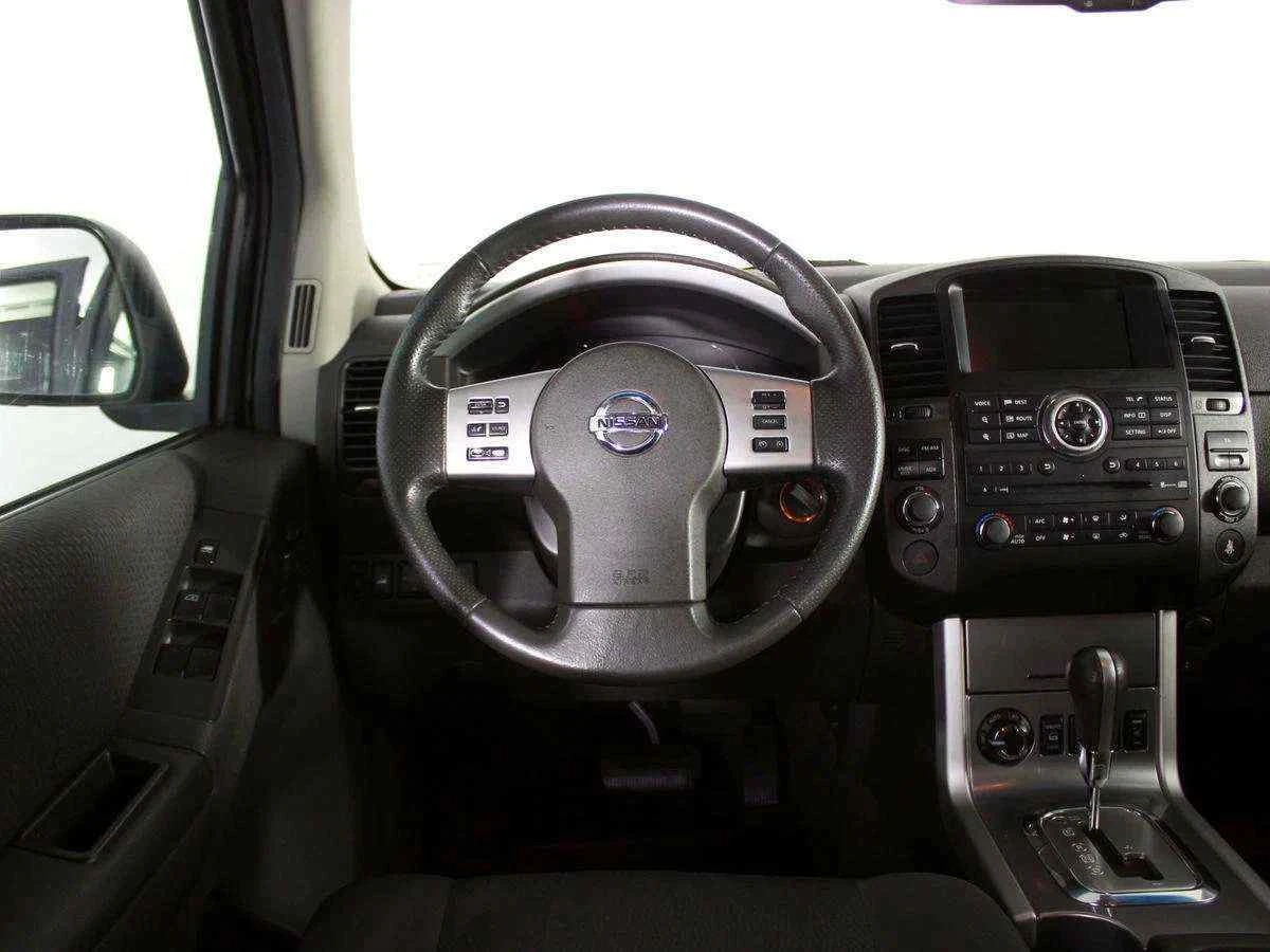 Nissan Pathfinder, Серый, 2013, Автоматическая, 190 л.с., цена от 1 270 000 руб.