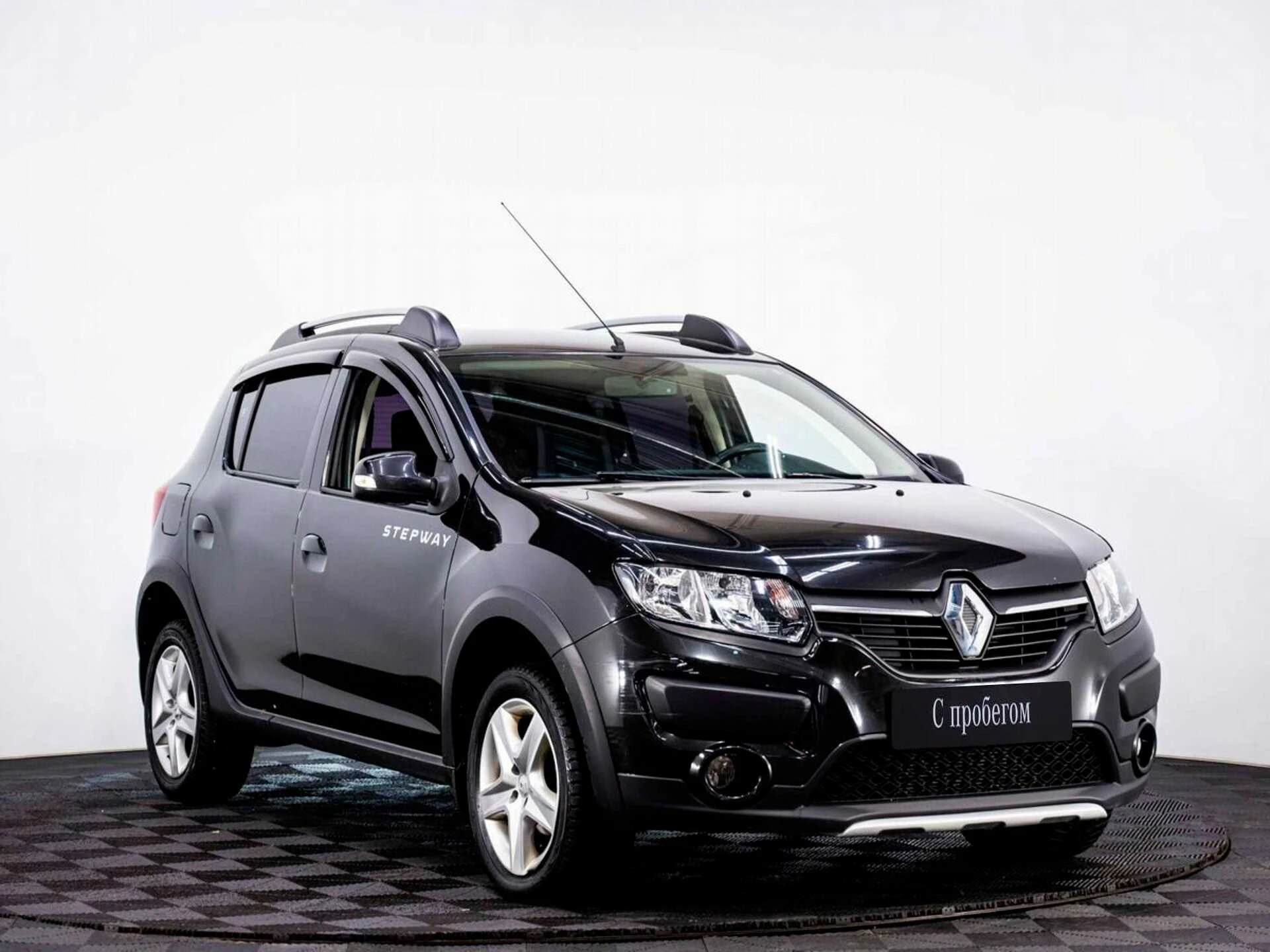 RENAULT SANDERO, Черный, 2015, Механическая, 102 л.с., цена от 624 000 руб.
