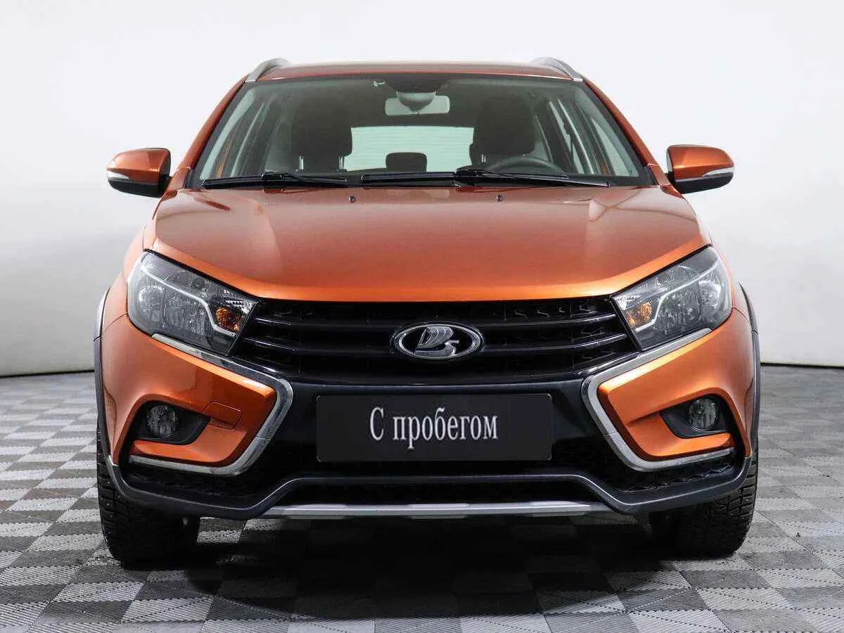 LADA Vesta SW Cross, Золотой, 2018, Механическая, 122 л.с., цена от 651 000 руб.