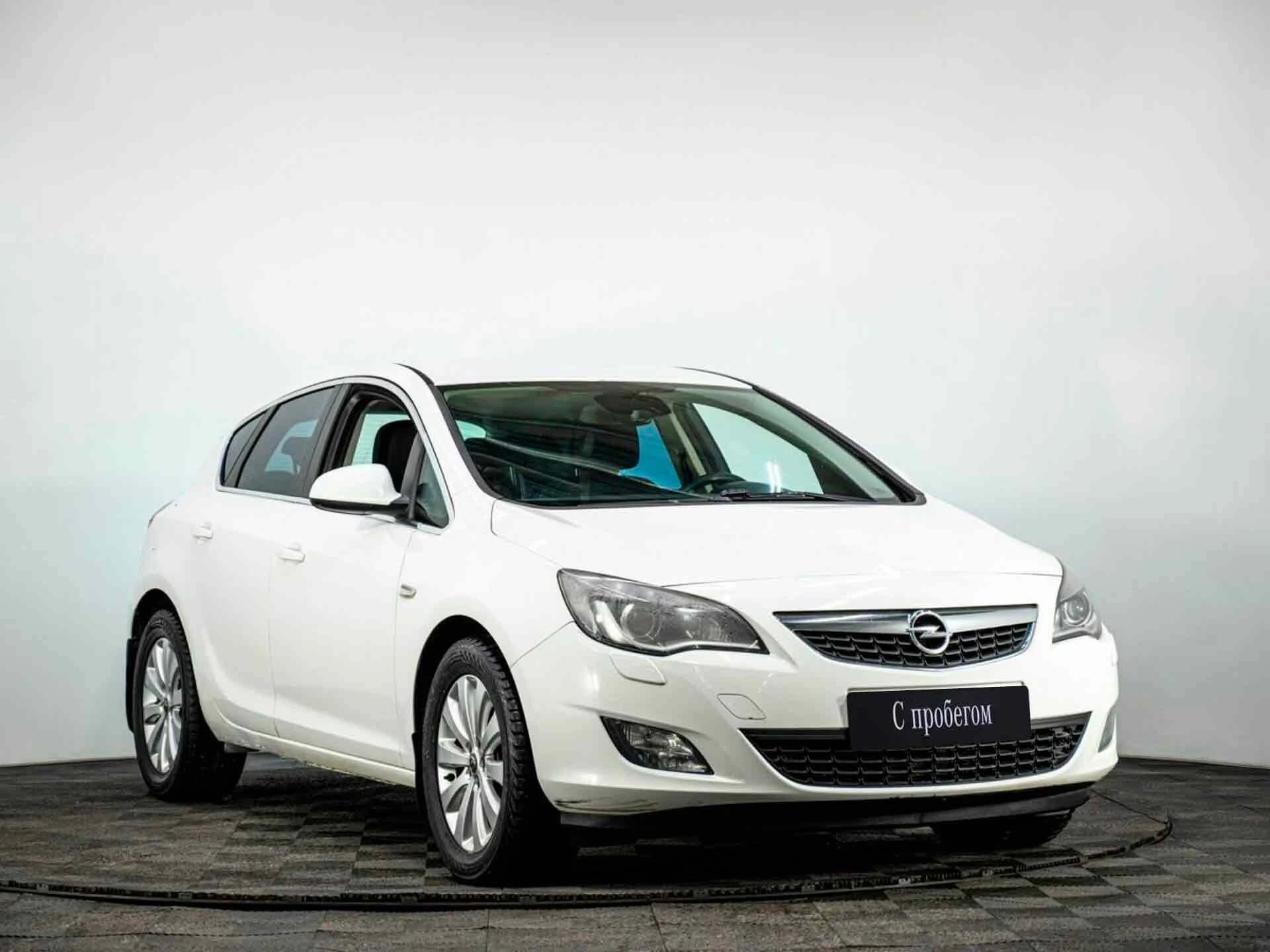 OPEL ASTRA, Белый, 2012, Автоматическая, 115 л.с., цена от 504 000 руб.