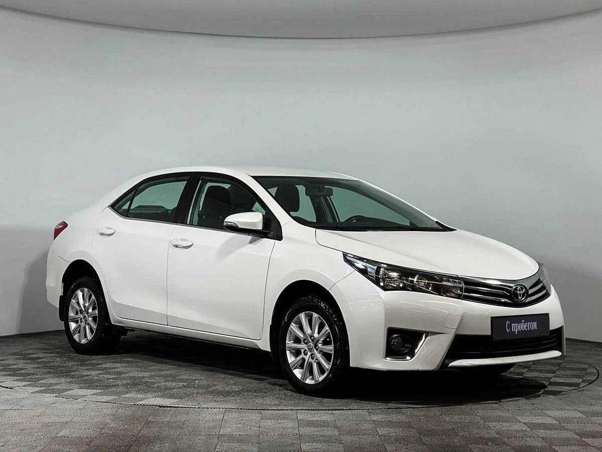 TOYOTA COROLLA, Белый, 2013, Вариатор, 122 л.с., цена от 896 000 руб.
