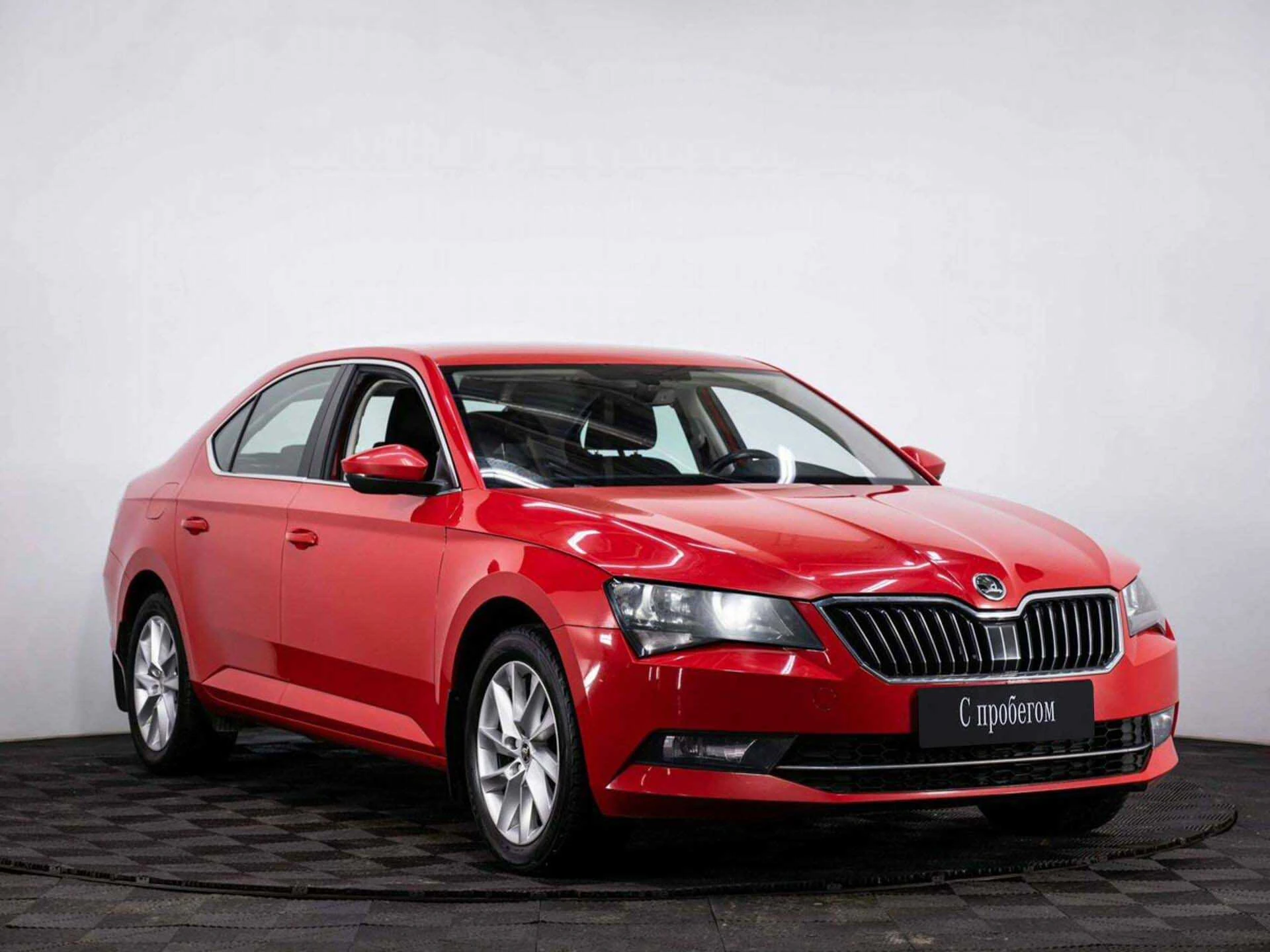 SKODA SUPERB, Красный, 2016, Робот, 150 л.с., цена от 1 020 800 руб.