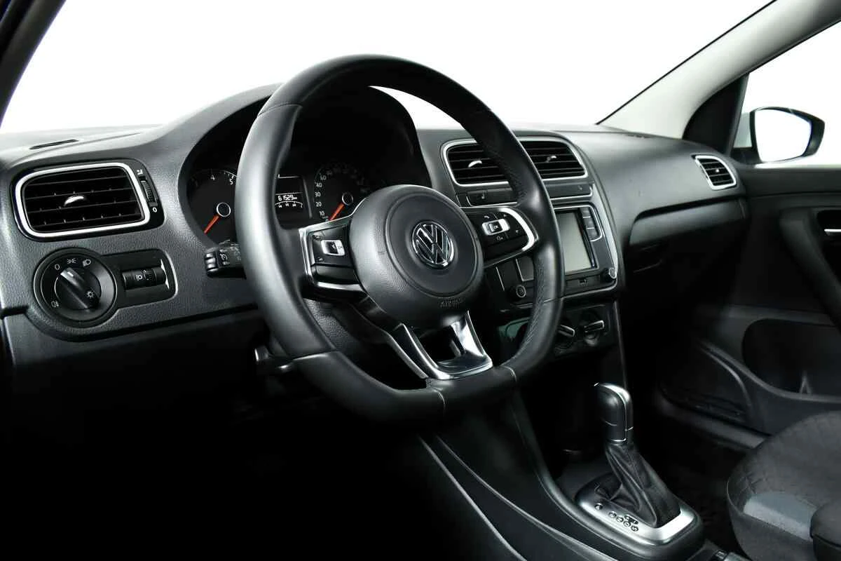 Volkswagen Polo, Белый, 2019, Автоматическая, 110 л.с., цена от 590 000 руб.