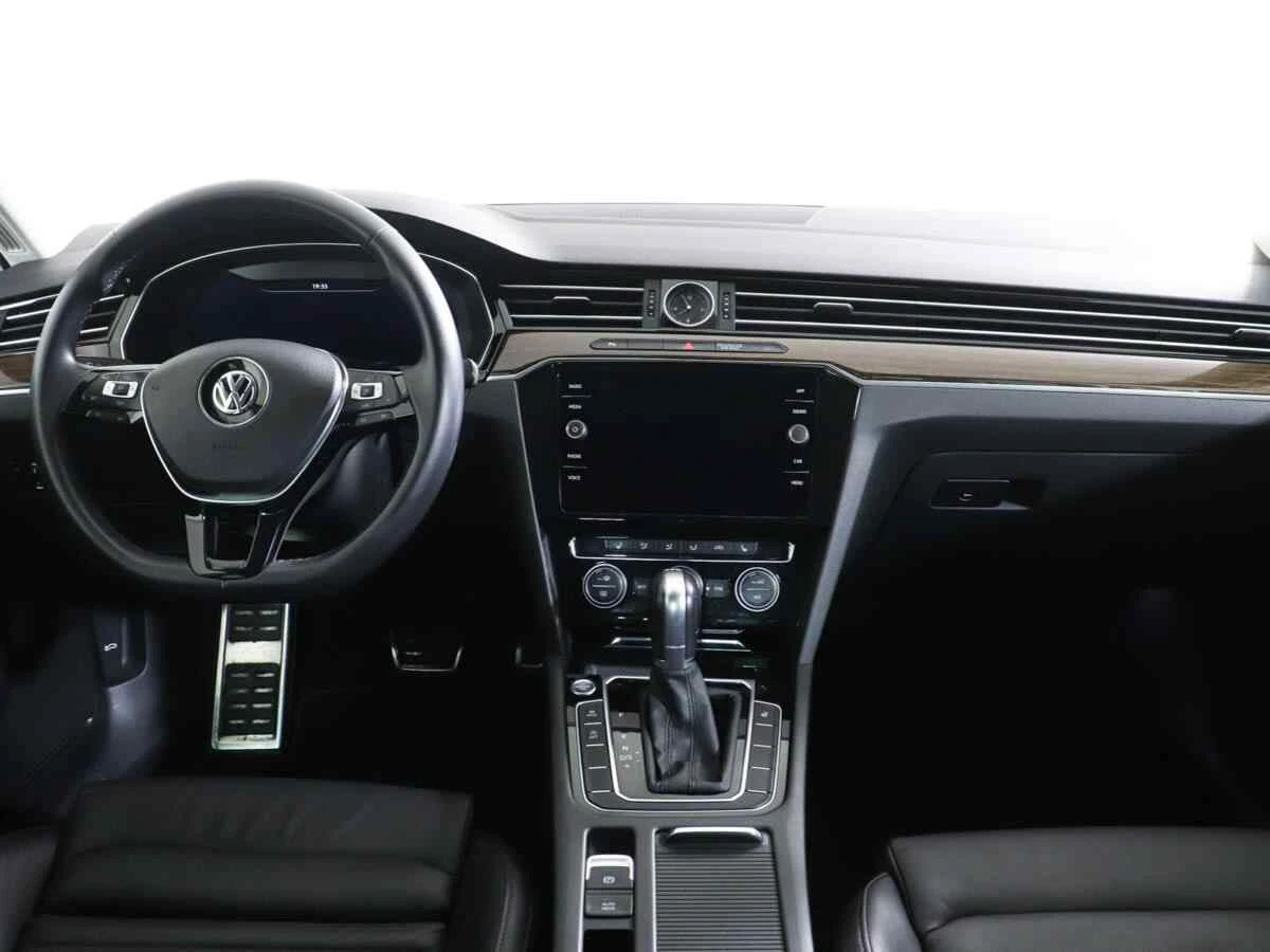 Volkswagen Passat, Белый, 2019, Робот, 150 л.с., цена от 1 700 000 руб.