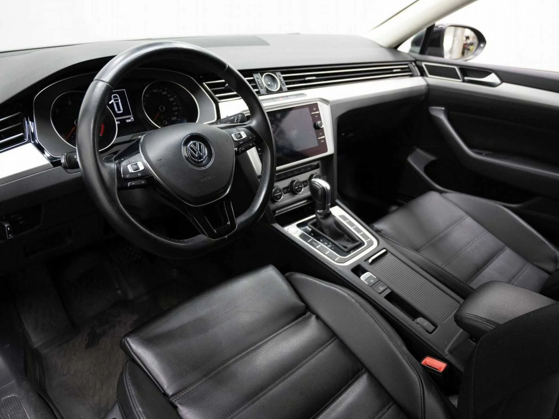 VOLKSWAGEN PASSAT, Черный, 2019, Робот, 190 л.с., цена от 1 408 000 руб.