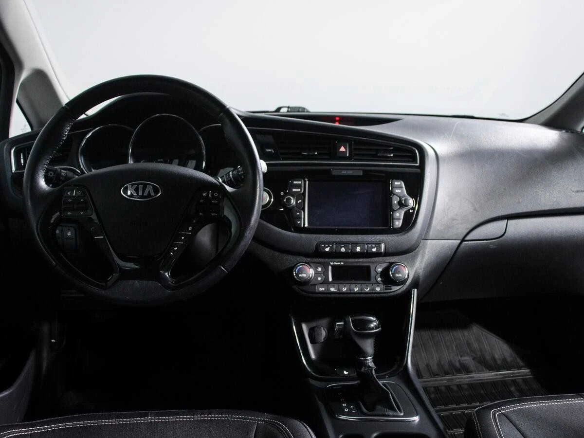 KIA CEED, Белый, 2015, Робот, 135 л.с., цена от 944 000 руб.