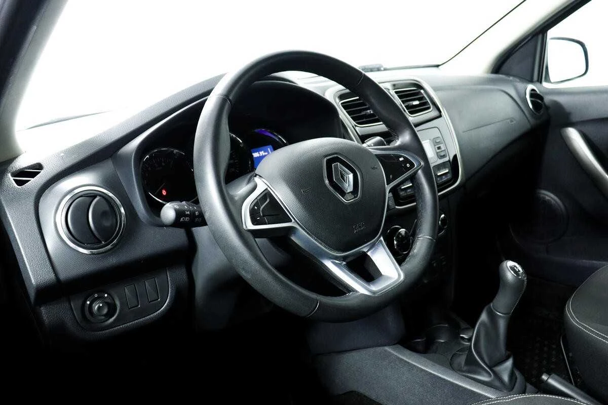RENAULT SANDERO, Белый, 2018, Механическая, 113 л.с., цена от 687 200 руб.