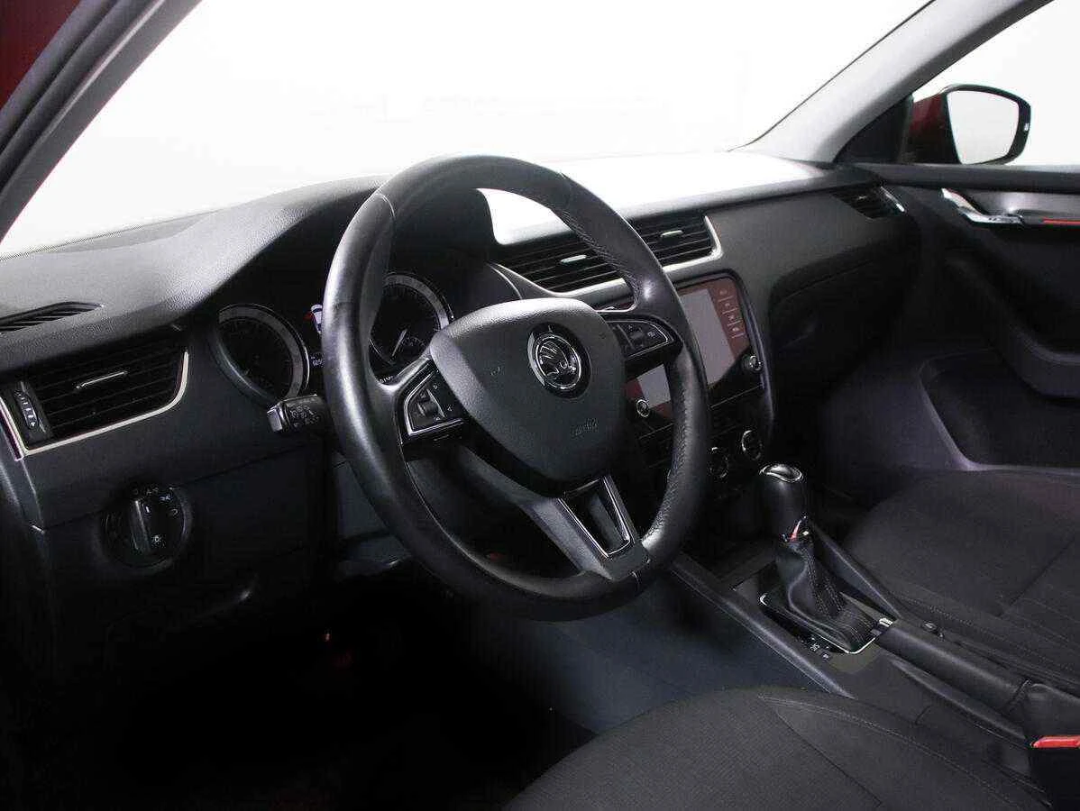 Skoda Octavia, Красный, 2018, Робот, 150 л.с., цена от 1 040 000 руб.
