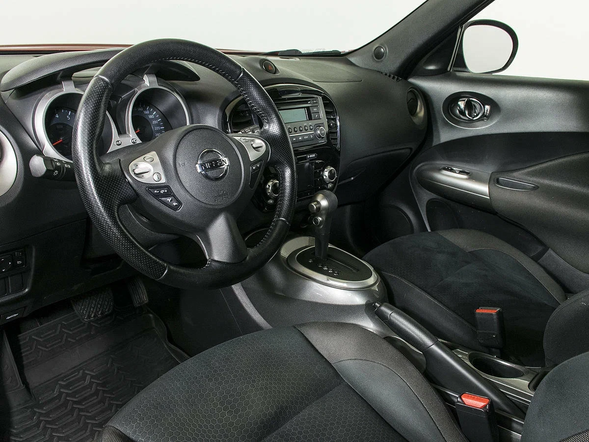 Nissan Juke, Красный, 2014, Вариатор, 117 л.с., цена от 864 000 руб.