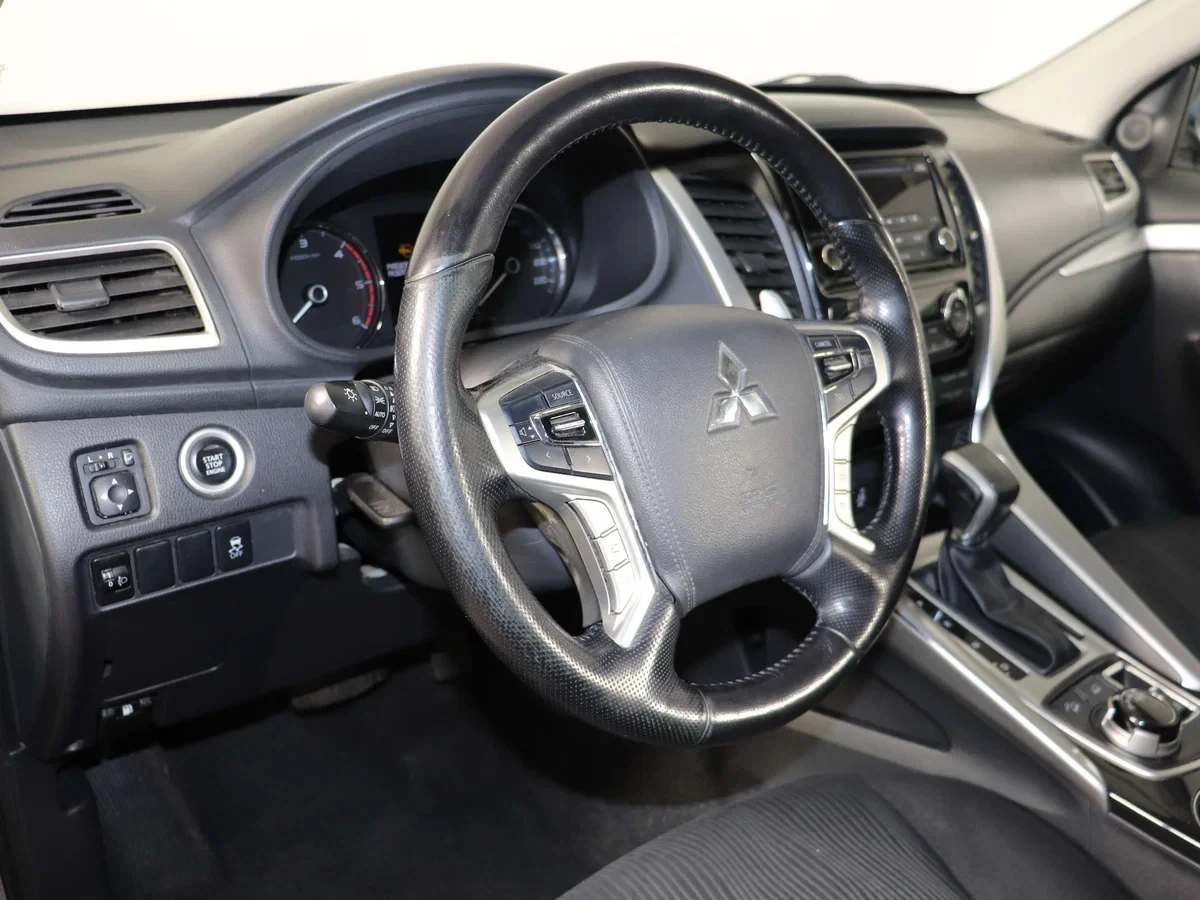 Mitsubishi Pajero Sport, Серый, 2017, Автоматическая, 181 л.с., цена от 2 125 500 руб.