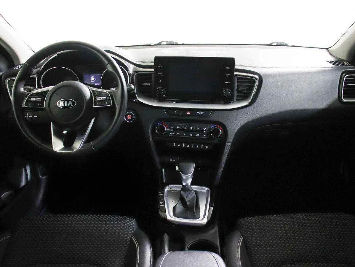 KIA Ceed, Синий, 2018, Робот, 140 л.с., цена от 1 054 000 руб.