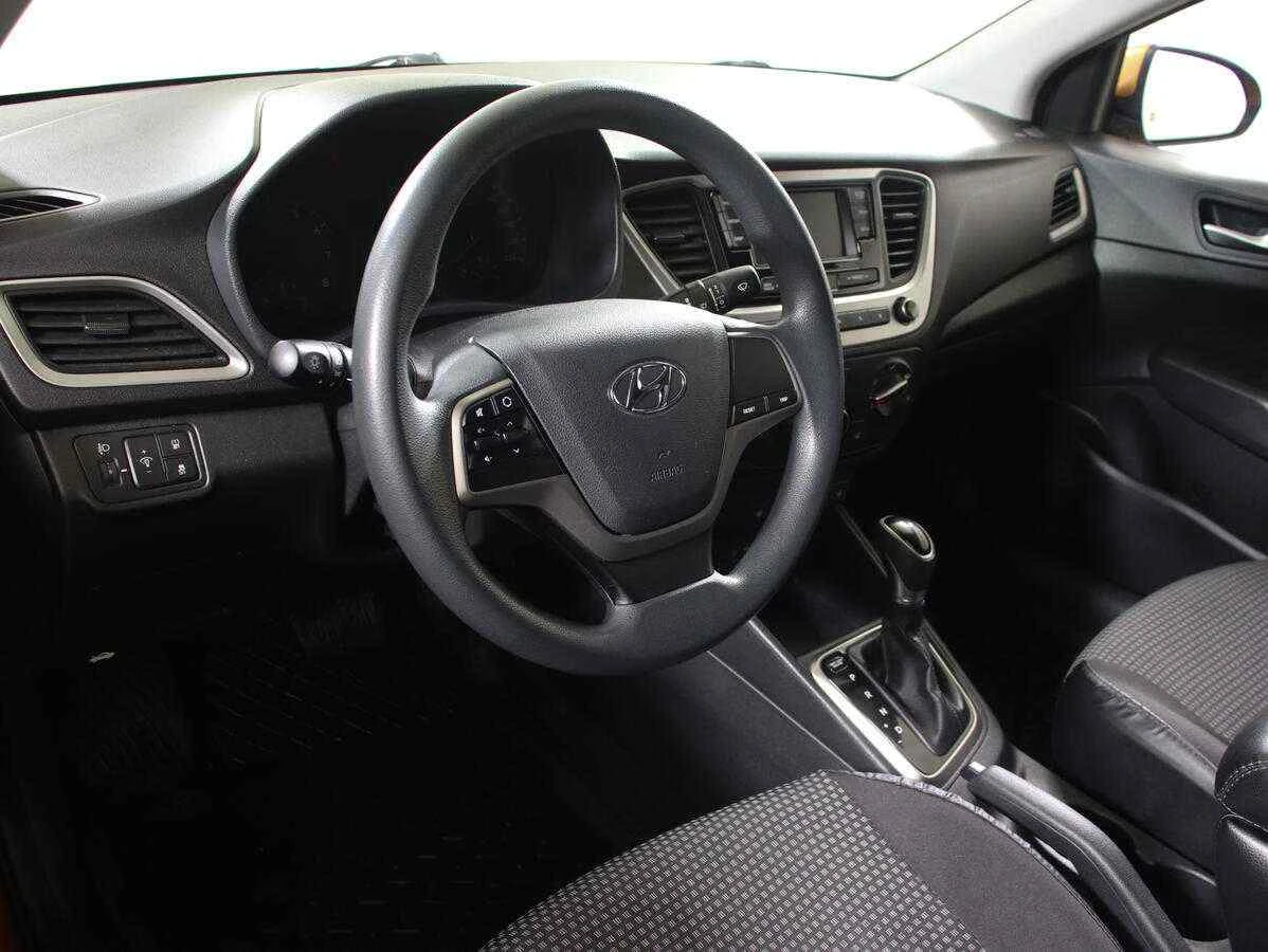 Hyundai Solaris, Оранжевый, 2018, Автоматическая, 100 л.с., цена от 519 000 руб.