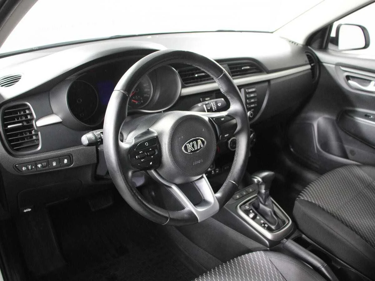 KIA RIO, Белый, 2017, Автоматическая, 123 л.с., цена от 952 000 руб.