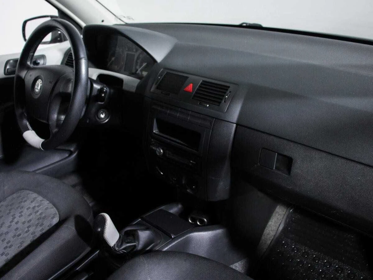 SKODA FABIA, Серебряный, 2006, Механическая, 64 л.с., цена от 344 000 руб.
