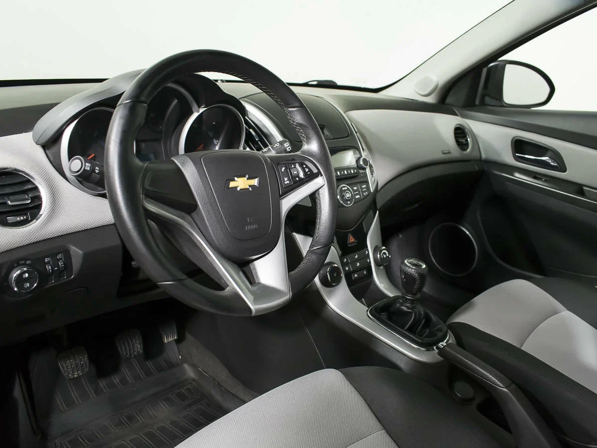 Chevrolet Cruze, Черный, 2015, Механическая, 124 л.с., цена от 559 500 руб.