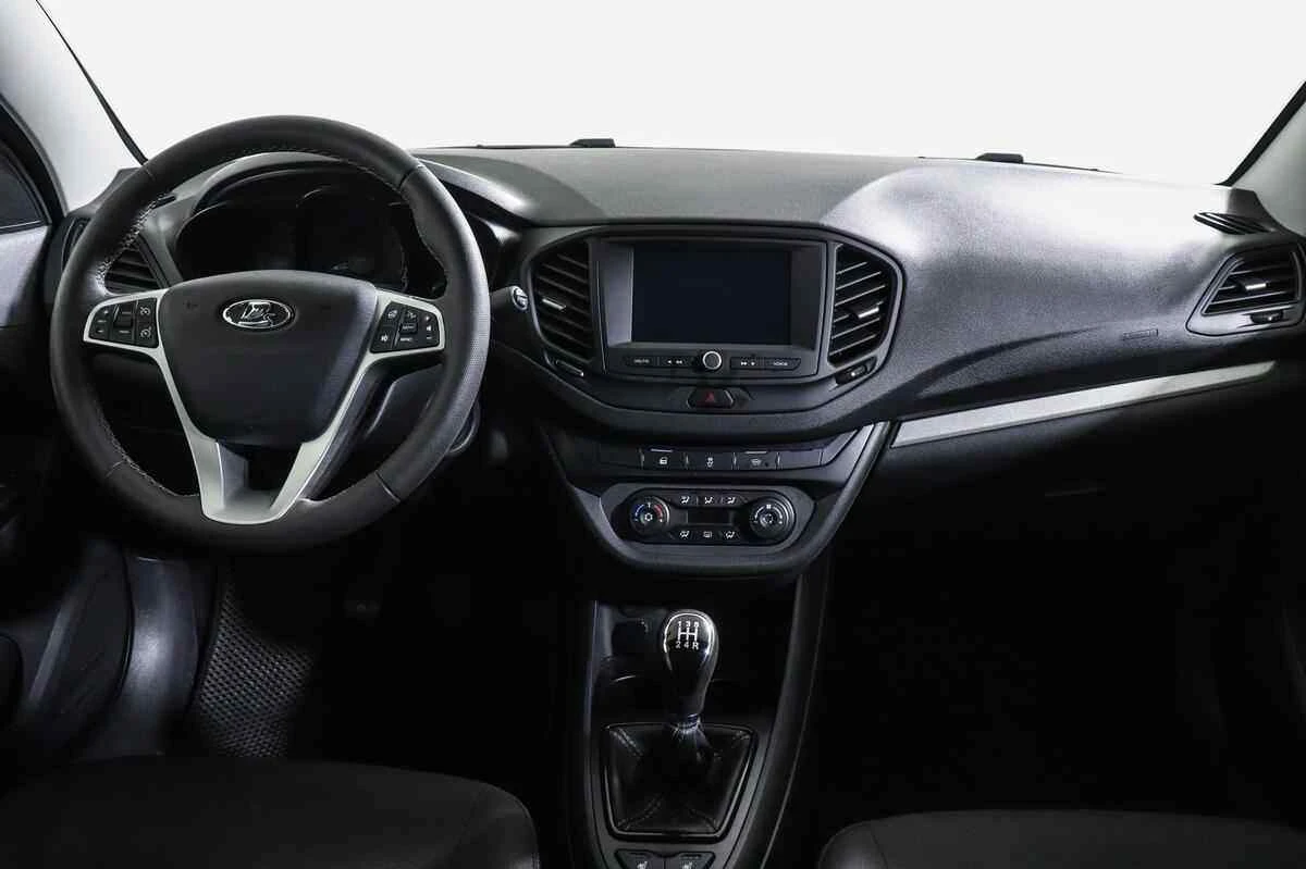 LADA Vesta, Серебряный, 2021, Механическая, 106 л.с., цена от 531 000 руб.