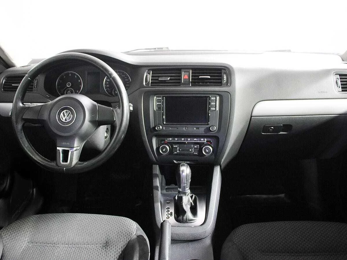 VOLKSWAGEN JETTA, Красный, 2012, Робот, 122 л.с., цена от 632 000 руб.