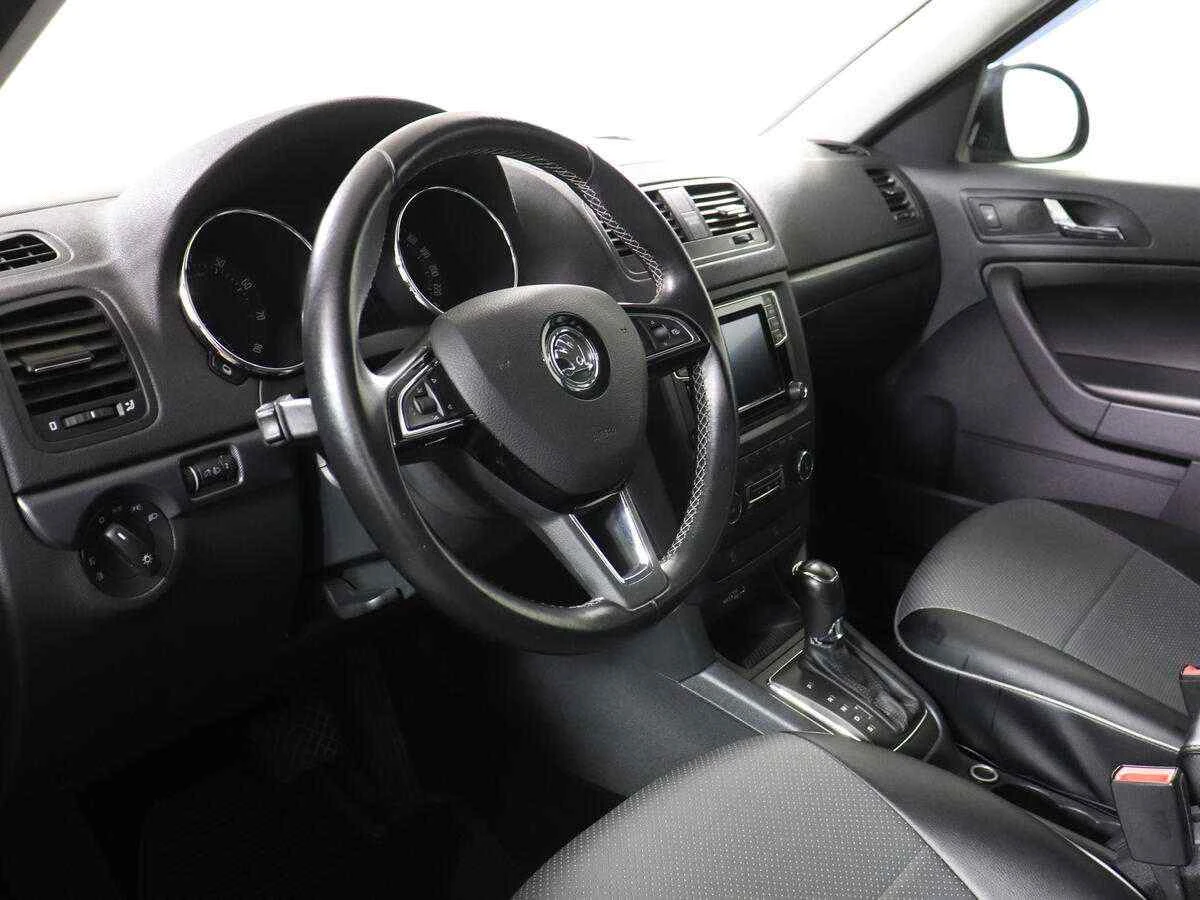 Skoda Yeti, Коричневый, 2015, Автоматическая, 110 л.с., цена от 777 000 руб.