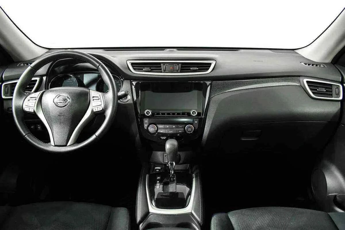 Nissan X-Trail, Серебряный, 2016, Вариатор, 144 л.с., цена от 1 237 000 руб.