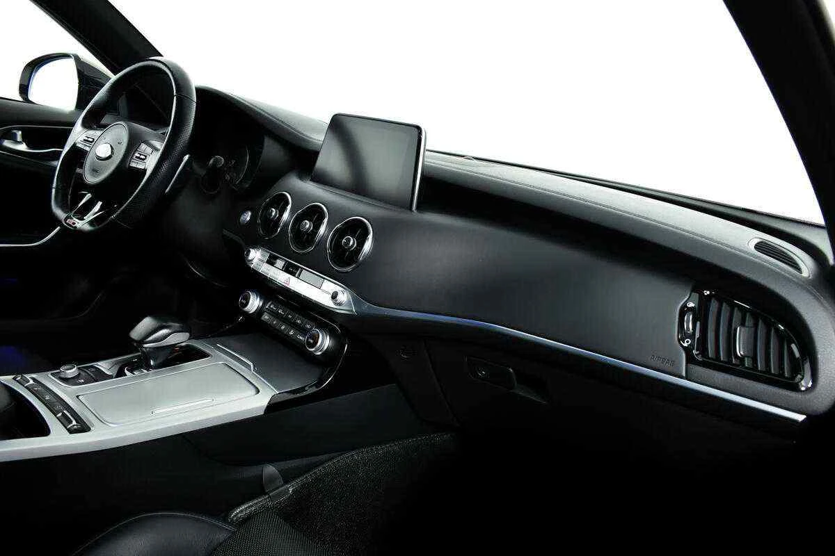 KIA Stinger, Белый, 2018, Автоматическая, 247 л.с., цена от 2 100 000 руб.