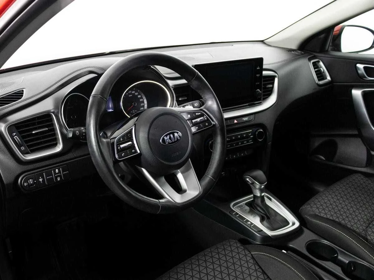 KIA XCEED, Красный, 2020, Робот, 140 л.с., цена от 1 440 000 руб.