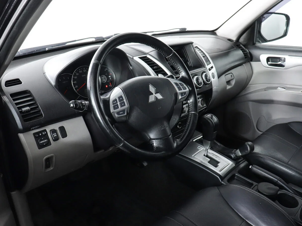 Mitsubishi Pajero Sport, Черный, 2014, Автоматическая, 178 л.с., цена от 1 311 900 руб.