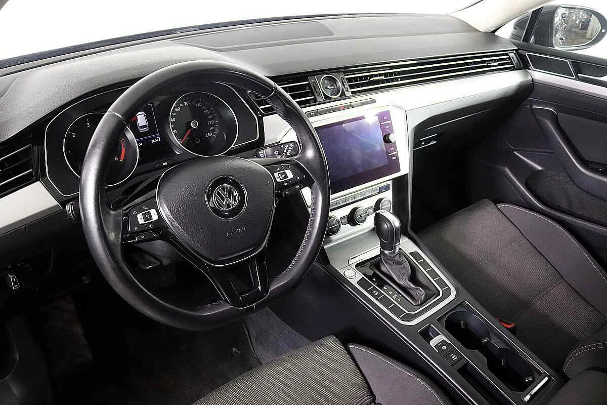 Volkswagen Passat, Серый, 2019, Робот, 150 л.с., цена от 1 650 000 руб.