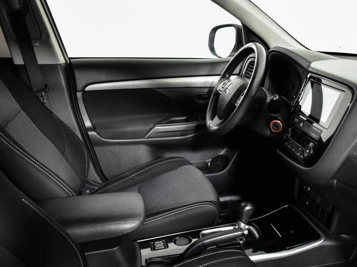 MITSUBISHI OUTLANDER, Белый, 2017, Вариатор, 146 л.с., цена от 895 200 руб.