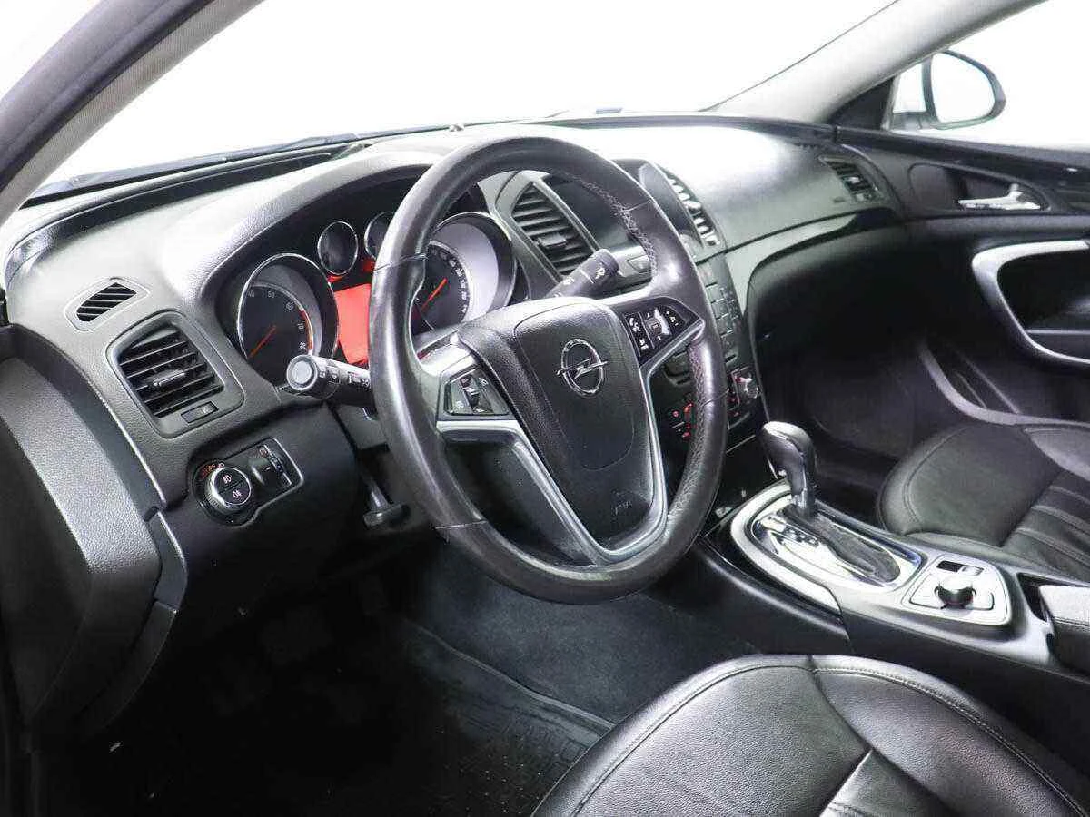 Opel Insignia, Белый, 2013, Автоматическая, 220 л.с., цена от 725 000 руб.