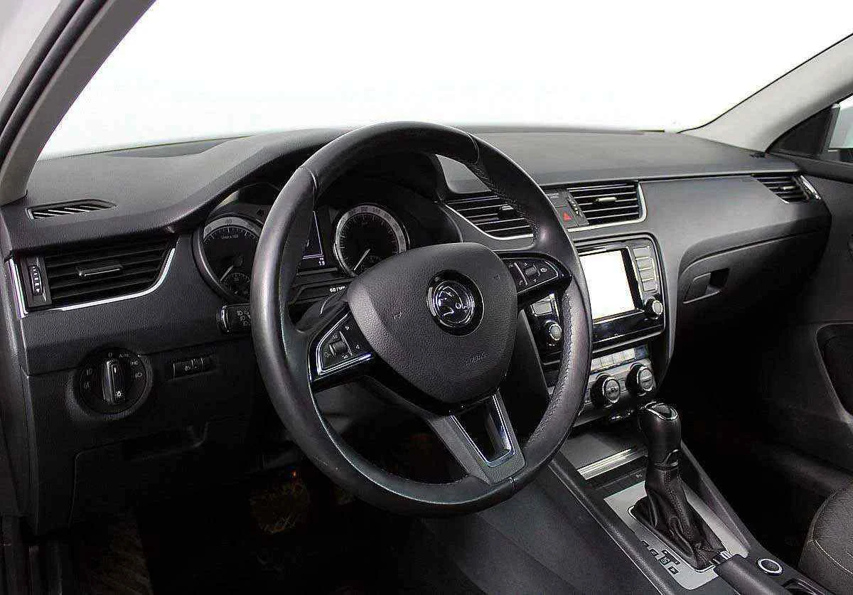 Skoda Octavia, Белый, 2017, Автоматическая, 110 л.с., цена от 1 050 000 руб.