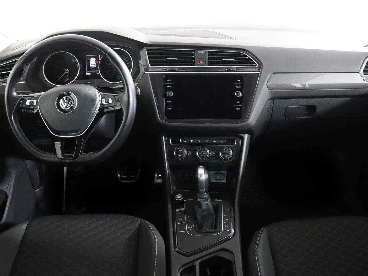Volkswagen Tiguan, Синий, 2018, Робот, 150 л.с., цена от 1 446 000 руб.