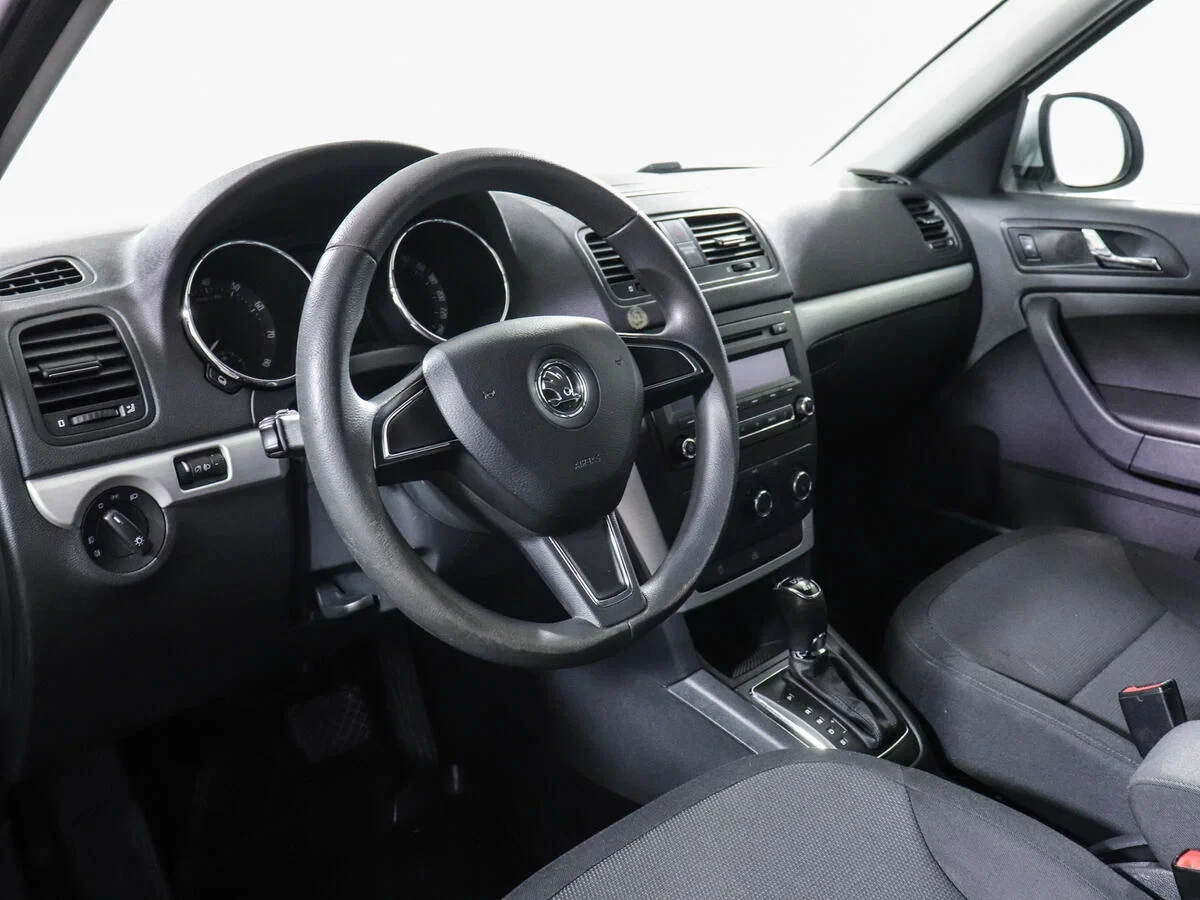 Skoda Yeti, Белый, 2015, Робот, 152 л.с., цена от 855 000 руб.