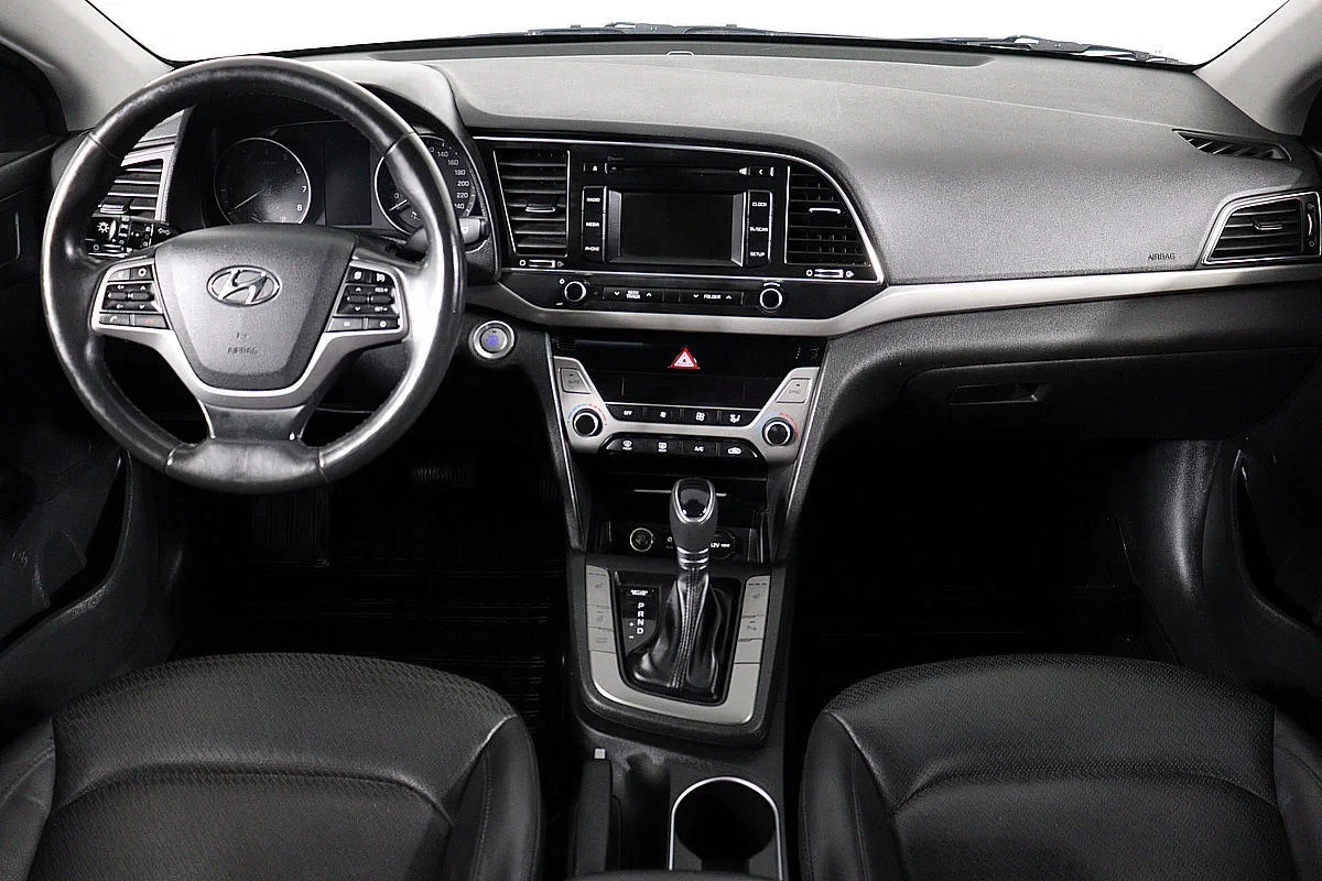 Hyundai Elantra, Белый, 2018, Автоматическая, 150 л.с., цена от 951 000 руб.