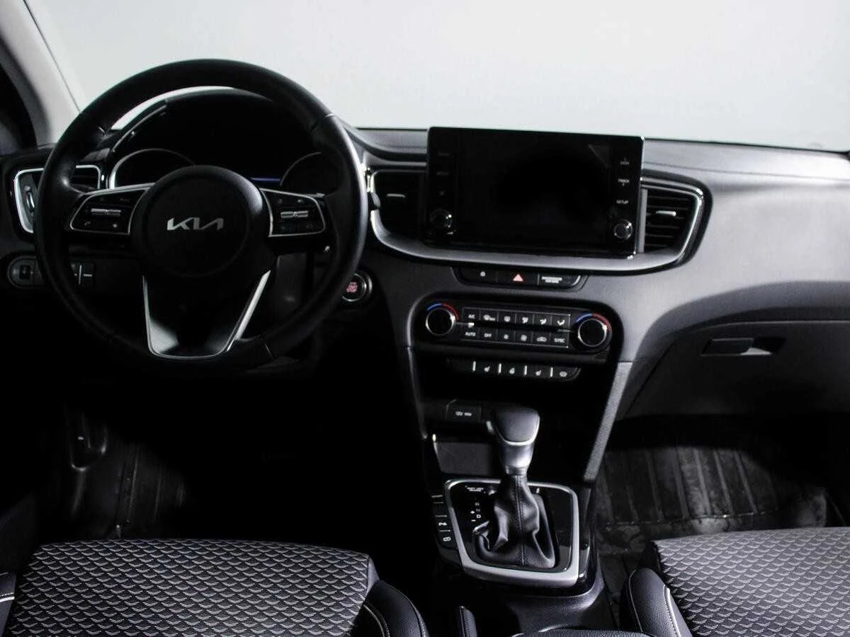 KIA CEED, Белый, 2022, Автоматическая, 128 л.с., цена от 1 680 000 руб.