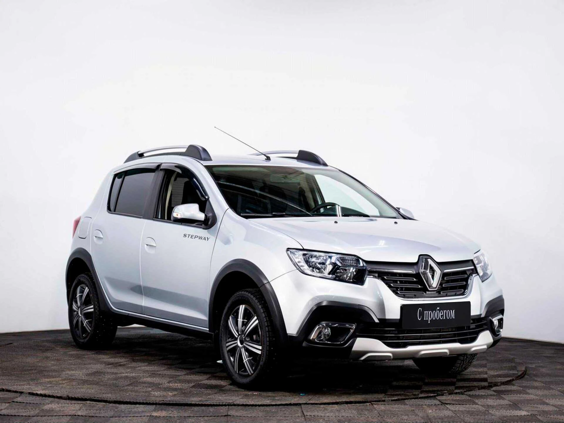 RENAULT SANDERO, Серебряный, 2021, Механическая, 82 л.с., цена от 800 000 руб.