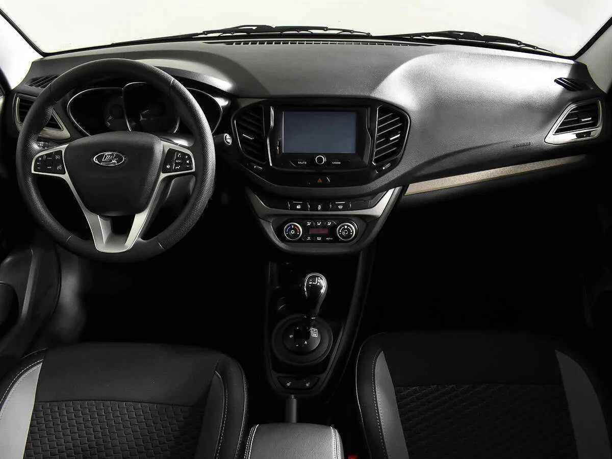 LADA Vesta, Серый, 2019, Робот, 122 л.с., цена от 470 000 руб.