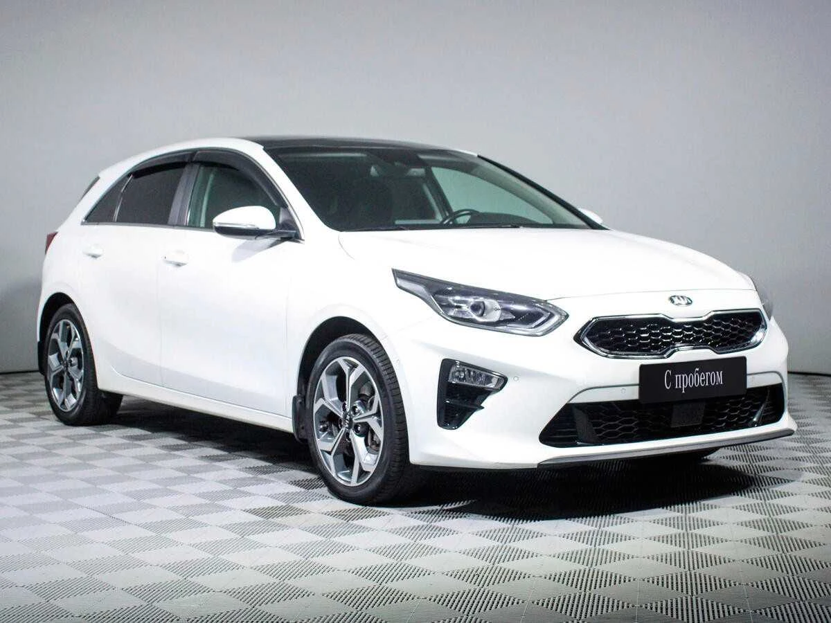 KIA CEED, Белый, 2018, Робот, 140 л.с., цена от 1 152 000 руб.