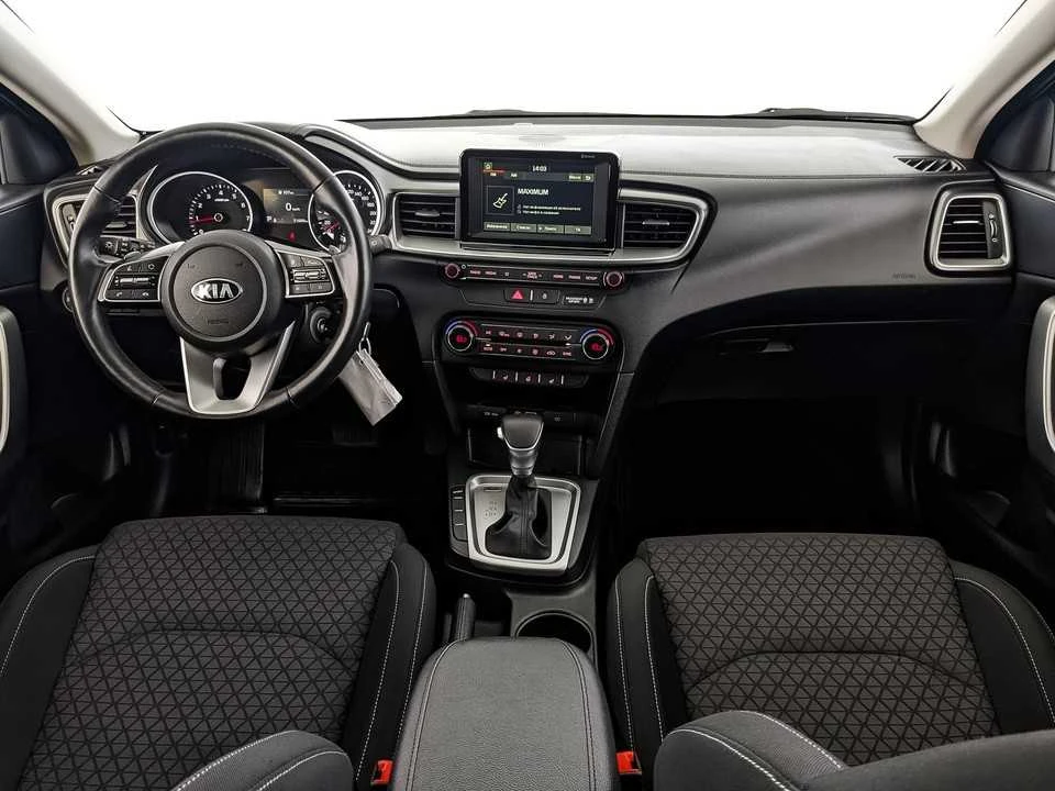 KIA CEED, Белый, 2018, Робот, 140 л.с., цена от 1 144 000 руб.