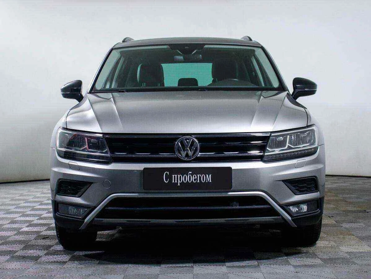 Volkswagen Tiguan, Серебряный, 2018, Робот, 150 л.с., цена от 1 584 000 руб.